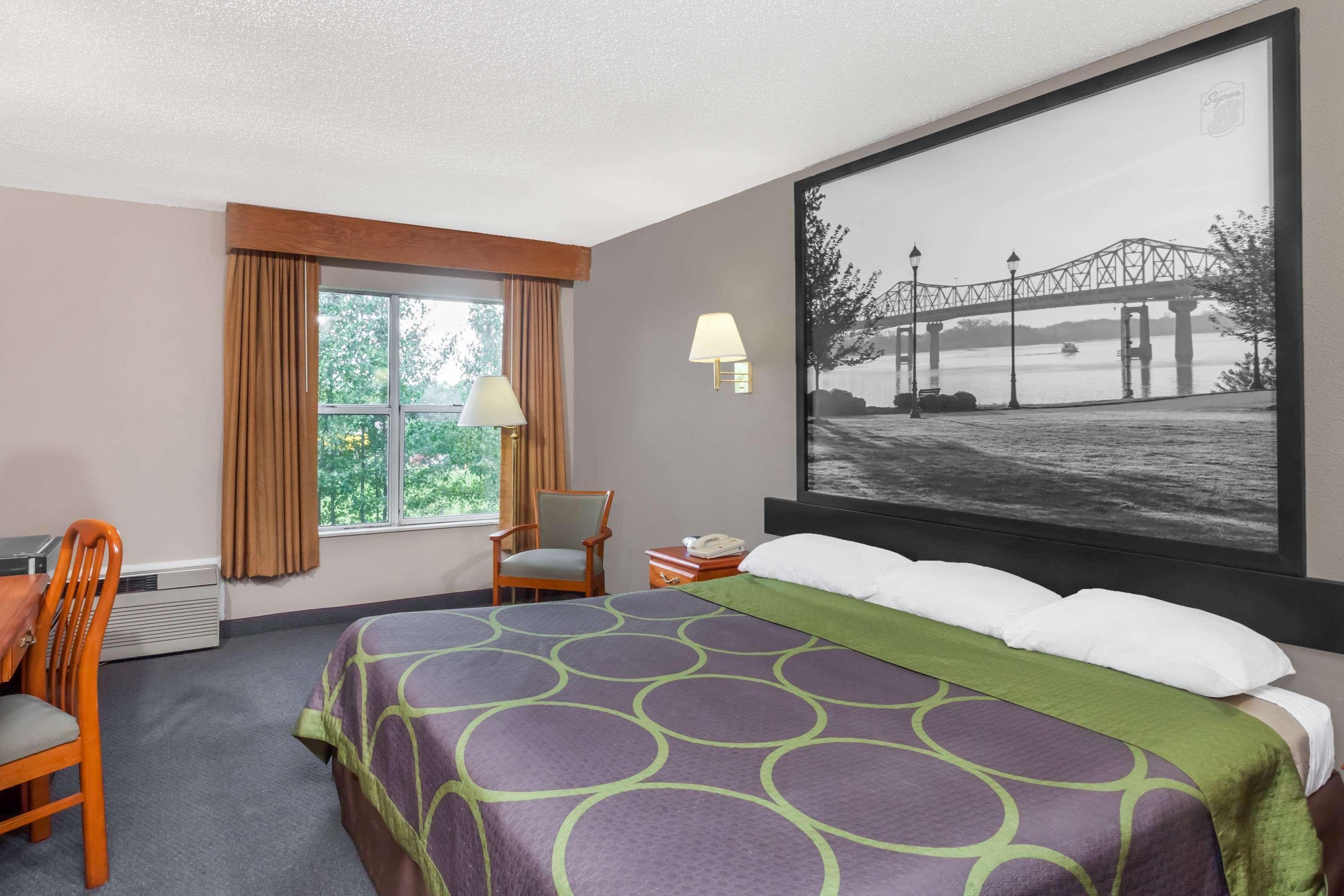 Super 8 By Wyndham Athens Hotel Bagian luar foto